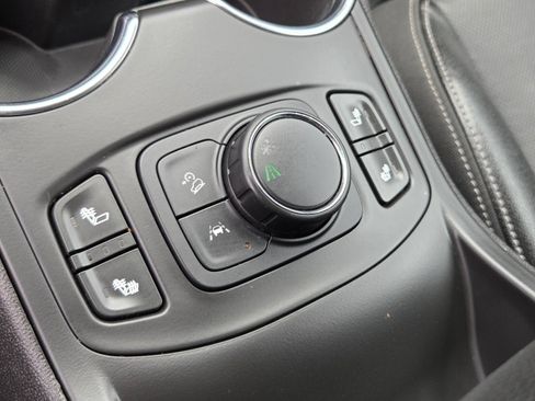 Used 2024 GMC Terrain SLT FWD image 24