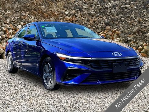Used 2025 Hyundai Elantra SE FWD image 8