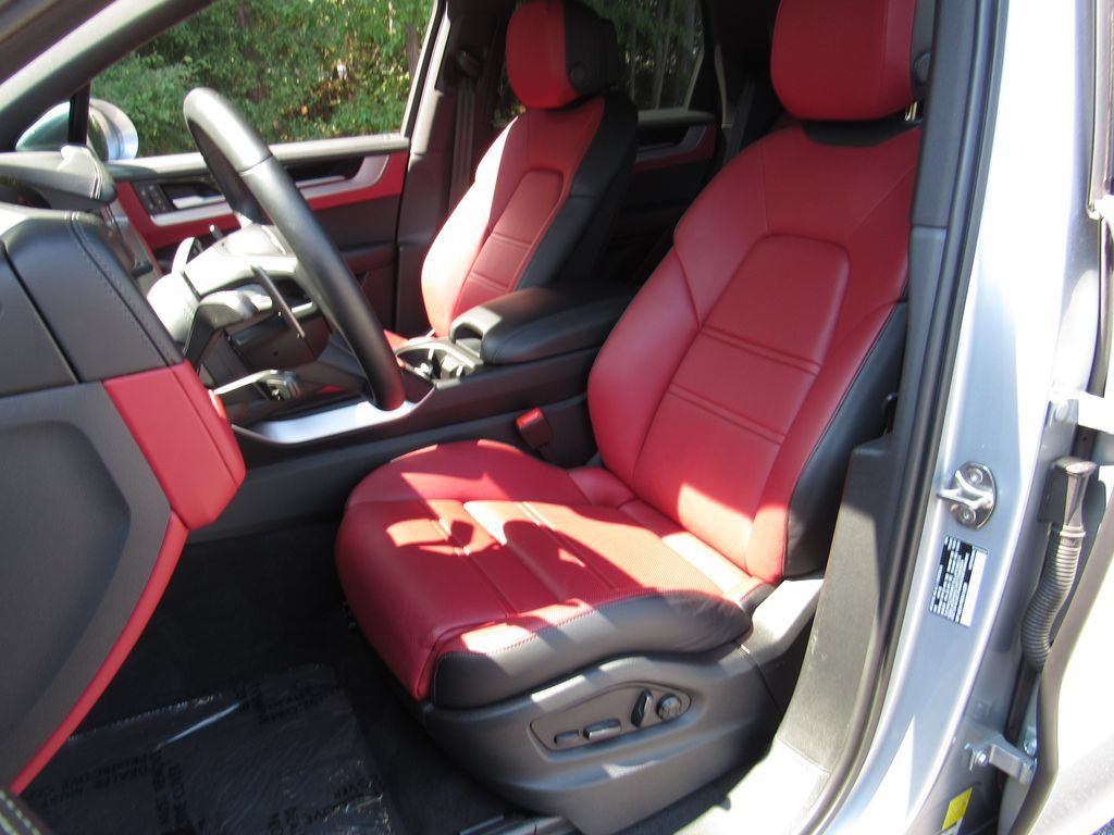 Certified 2025 Porsche Cayenne E-Hybrid AWD/4WD image 14