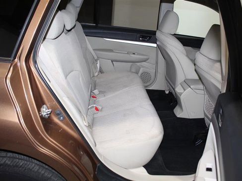 Used 2011 Subaru Outback 2.5i Premium image 26