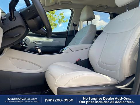 Certified 2025 Hyundai Tucson SEL FWD image 2