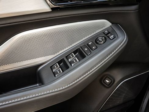 Used 2025 Acura MDX SH-AWD w/ Technology Package image 15