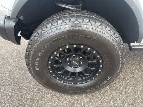 Used 2022 Ford Bronco Black Diamond image 11