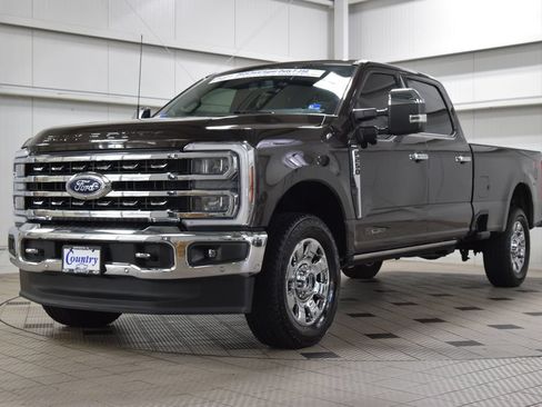 Used 2024 Ford F250 Lariat w/ Lariat Ultimate Package AWD/4WD image 3