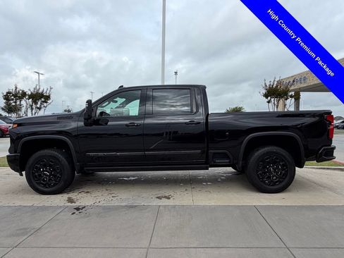 Used 2024 Chevrolet Silverado 2500 High Country w/ High Country Premium Package AWD/4WD image 10