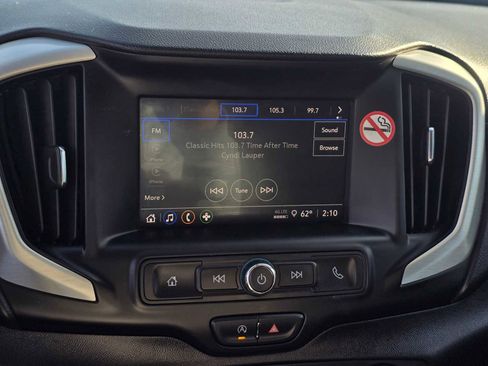 Used 2024 GMC Terrain SLE image 30