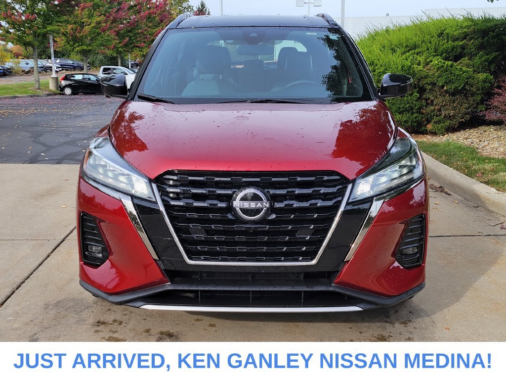 Certified 2024 Nissan Kicks SR w/ SR Premium Package FWD image 8