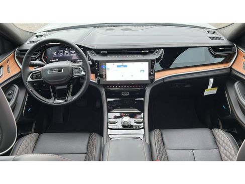 New 2026 Jeep Grand Cherokee Summit w/ Obsidian Package AWD/4WD image 17