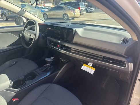 New 2025 Kia K4 FWD image 14