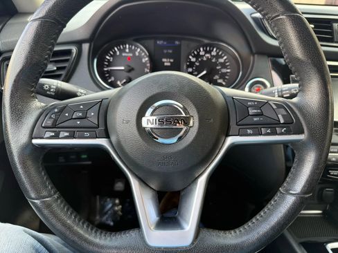 Used 2019 Nissan Rogue SV image 12