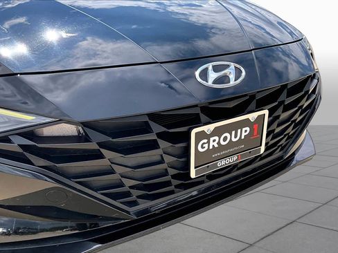 Used 2023 Hyundai Elantra SEL FWD image 30