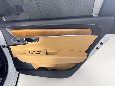 Used 2018 Volvo S90 T6 Inscription w/ Luxury Package image 28