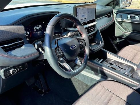 Used 2025 Ford Explorer ST-Line AWD/4WD image 13