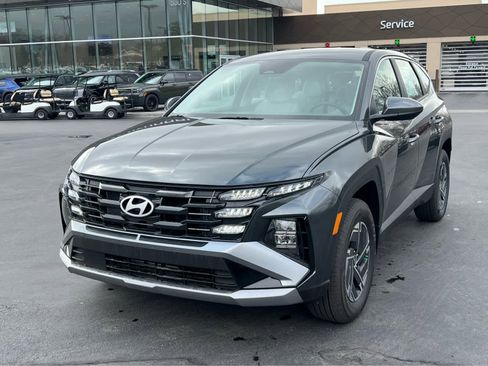 New 2026 Hyundai Tucson Blue SE image 2