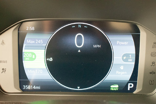 Used 2023 Chevrolet Bolt LT w/ Infotainment Package FWD image 21
