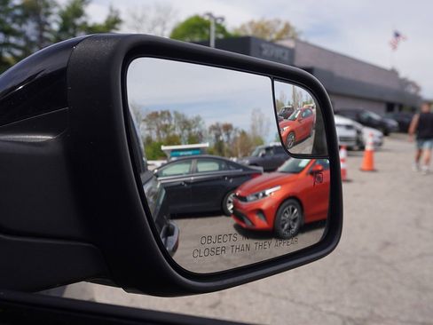 Used 2016 Ford Explorer XLT AWD/4WD image 33