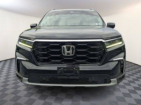 Used 2023 Honda Pilot Touring image 5