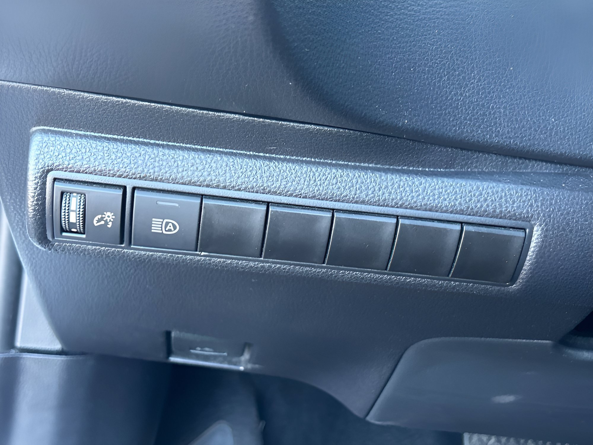 Used 2025 Toyota Corolla LE FWD image 20