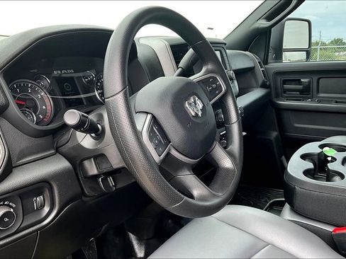 New 2024 RAM 2500 Tradesman w/ Chrome Appearance Group image 9
