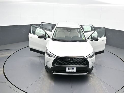 Used 2023 Toyota Corolla Cross L image 45