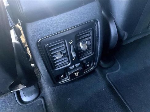 Used 2019 Jeep Grand Cherokee Limited w/ Luxury Group II RWD image 35