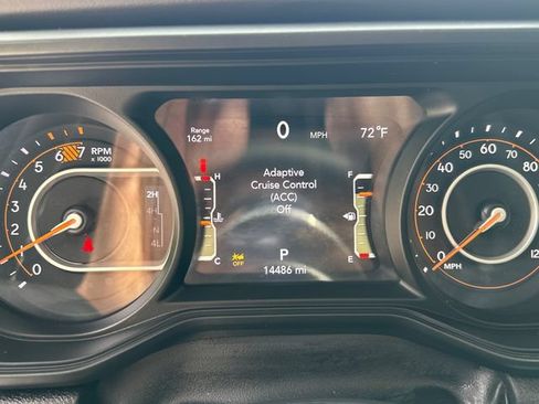 Used 2026 Jeep Wrangler Unlimited Sahara AWD/4WD image 25