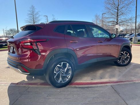 Used 2025 Chevrolet Trax LT image 6