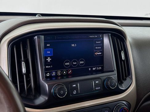 Used 2022 GMC Canyon Denali AWD/4WD image 16