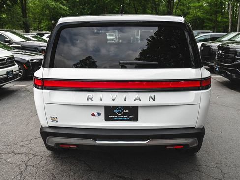 Used 2022 Rivian R1S Launch Edition image 5