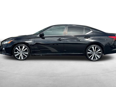 Used 2021 Nissan Altima 2.5 SR image 3