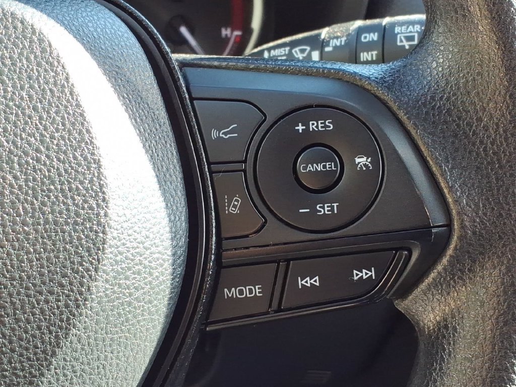 Used 2023 Toyota RAV4 XLE AWD/4WD image 26