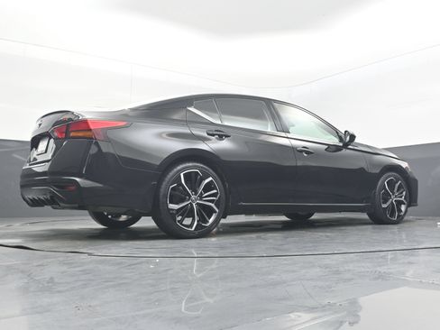 Certified 2023 Nissan Altima 2.5 SR FWD image 29