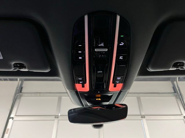Used 2022 Porsche Cayenne Platinum Edition AWD/4WD image 36