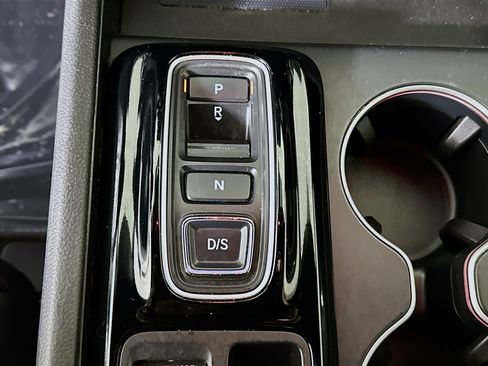 Used 2025 Honda Pilot Black Edition image 21