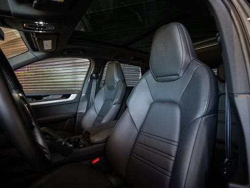 Certified 2024 Porsche Cayenne AWD/4WD image 5