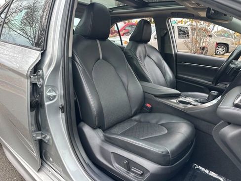 Used 2021 Toyota Camry XSE FWD image 12