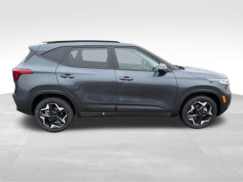 New 2026 Kia Seltos S FWD image 8