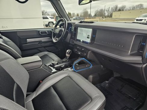 Used 2024 Ford Bronco Black Diamond image 11