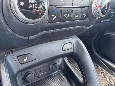 Used 2011 Hyundai Tucson GLS image 16