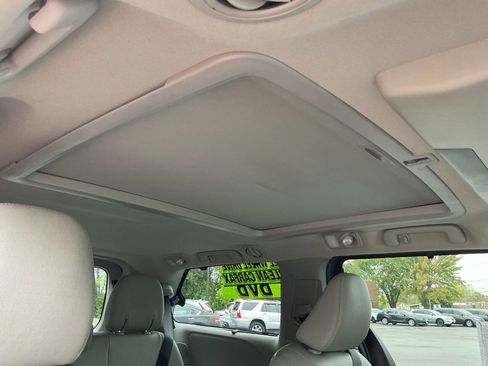 Used 2015 Toyota Sienna AWD image 46