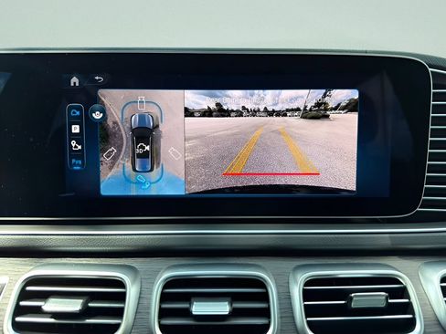Used 2026 Mercedes-Benz GLS 580 4MATIC image 15