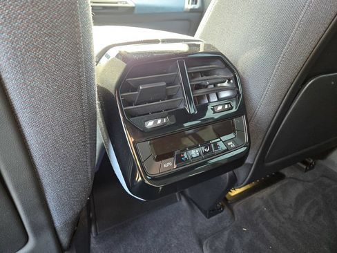 Used 2023 BMW iX xDrive50 w/ Sport Package AWD/4WD image 13
