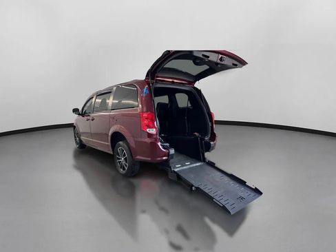 Used 2019 Dodge Grand Caravan GT FWD image 7