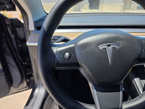 Used 2021 Tesla Model 3 Standard Range Plus RWD image 11