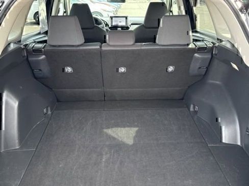 Used 2025 Toyota RAV4 XLE AWD/4WD image 13