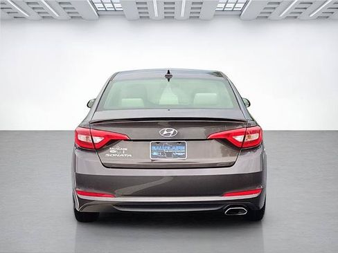 Used 2017 Hyundai Sonata SE w/ Cargo Package FWD image 4