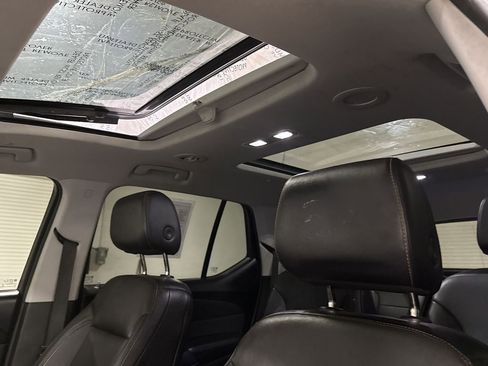 Used 2018 Chevrolet Traverse Premier w/ Driver Confidence II Package FWD image 20