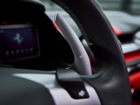 Used 2022 Ferrari 812 GTS image 59