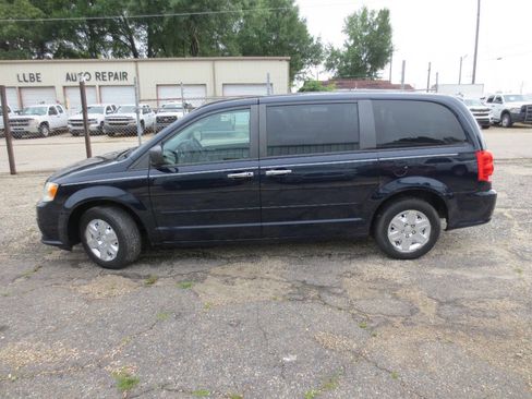 Used 2012 Dodge Grand Caravan SE FWD image 1