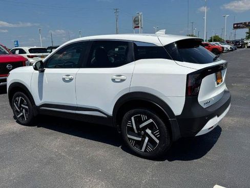 Certified 2025 Nissan Kicks SV FWD image 5